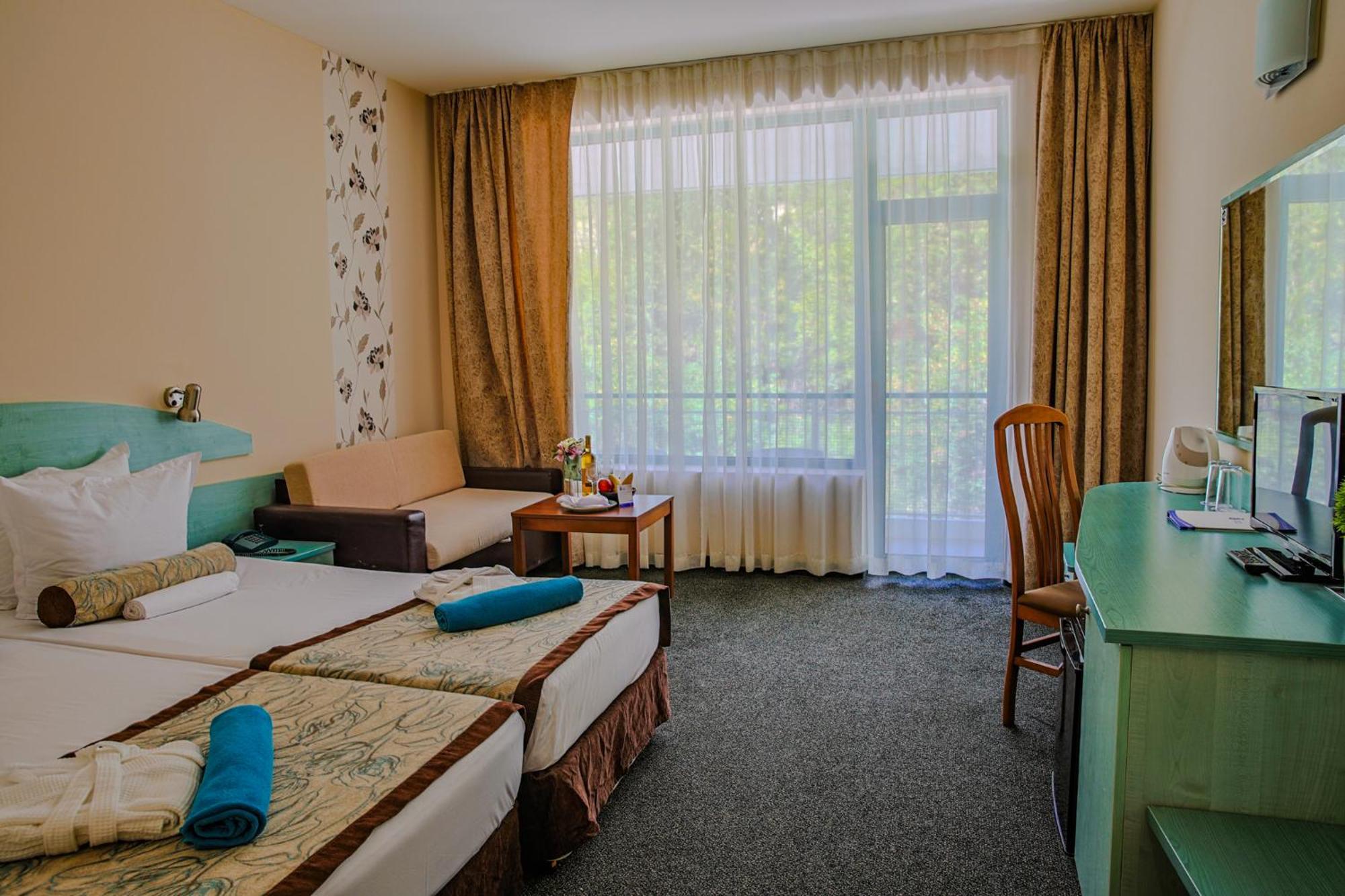 Berlin Golden Beach Hotel Golden Sands Exterior photo